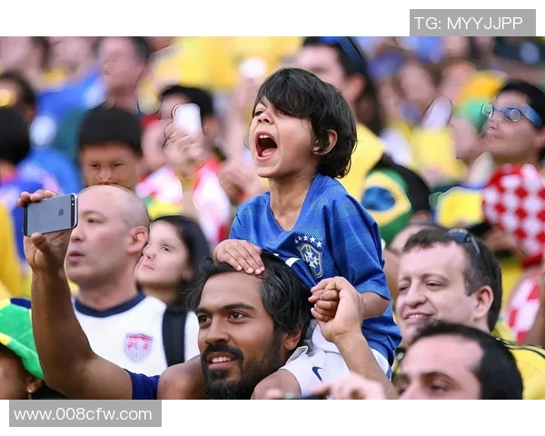 阿足球假摔引发争议球迷热议运动精神与公平竞争的界限